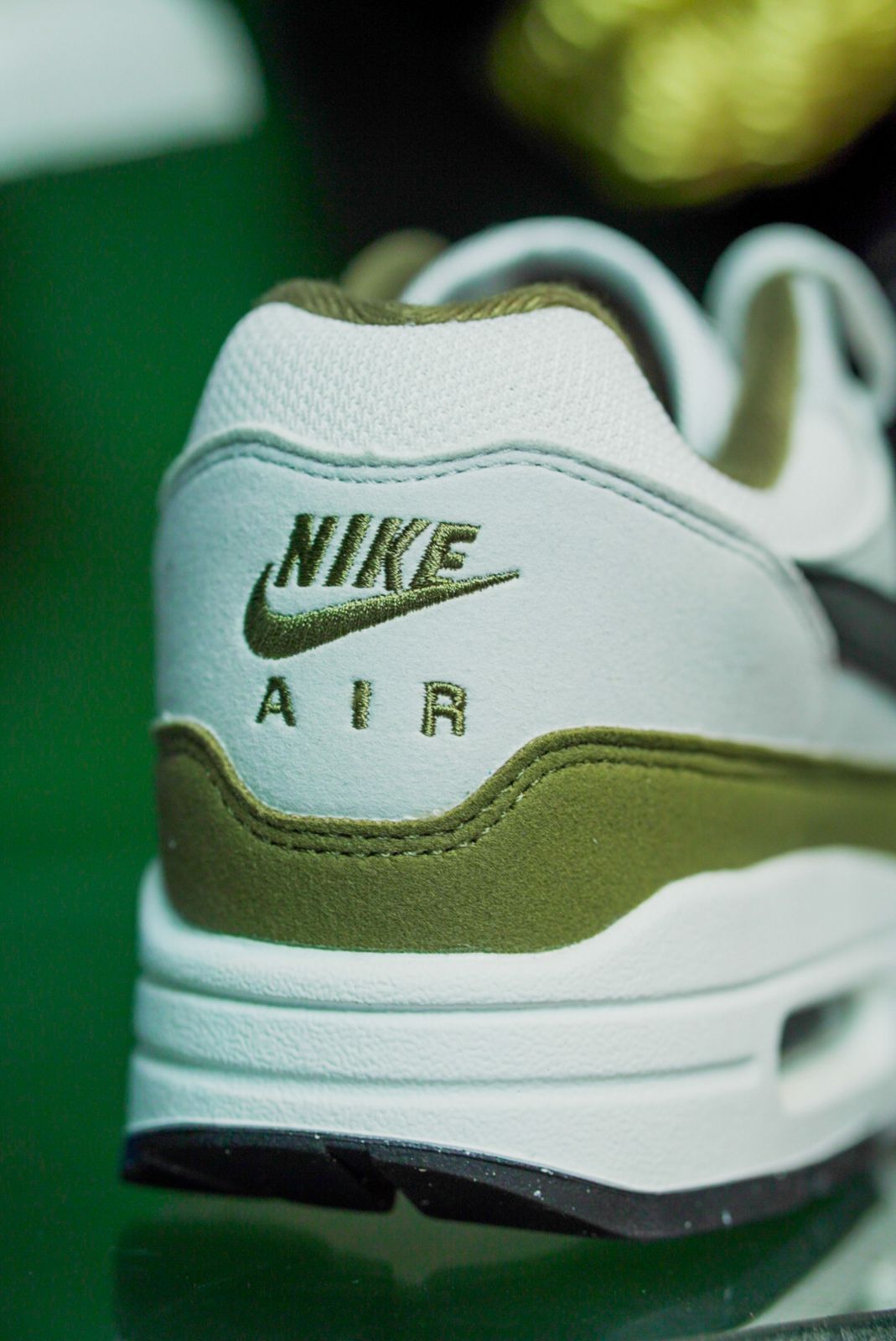 Air Max 1 Medium Olive