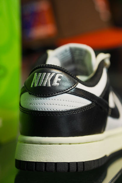 Nike Dunk "Black Vintage"