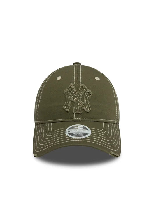 940 AJUSTABLE YANKEES DISTRESSED OLIVE